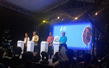 Gubernur NTT, Launching program OVOP Gerak beli Produk Lokal di Depan Kantor Gubernur