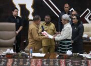 Rapat Paripurna ke-35, Gubernur Melki Laka Lena Sampaikan Apresiasi Kepada DPRD NTT