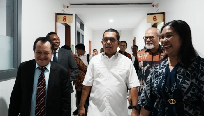 Gubernur Melki Laka Lena Resmikan Fakultas Kedokteran Universitas Citra Bangsa