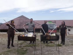 Kejari Sumba Barat Musnahkan Barang Bukti Sejumlah Perkara yang Telah Inkracht